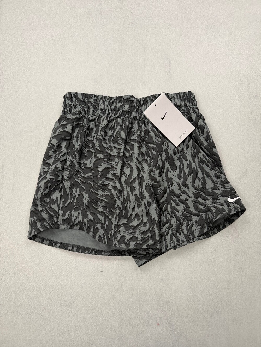 Nike Dri-Fit Athletic Shorts Gray Modern Sporty - Girls M NWT